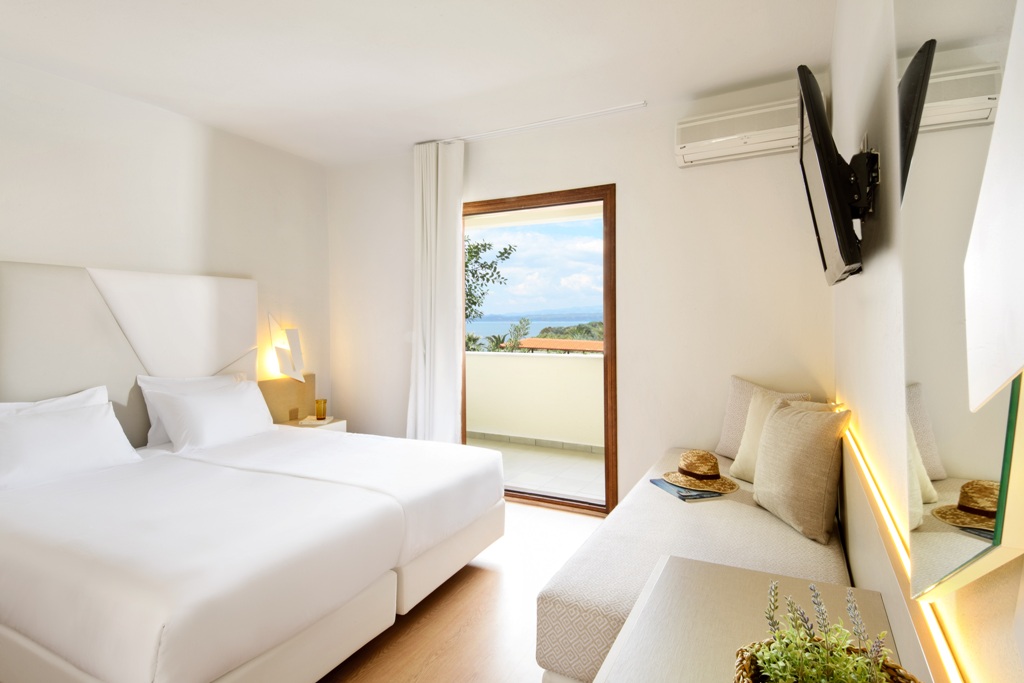 Standard Double / Twin Room with Side Sea View
