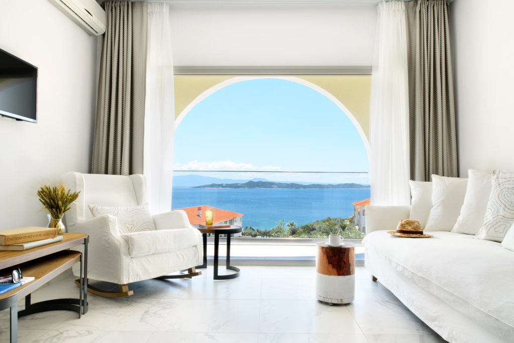 Romantische Loft-Suite mit Panoramablick auf das Meer