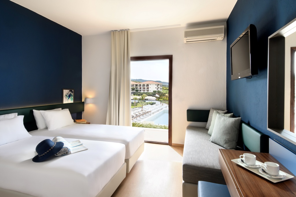 Standard Double / Twin Room with Side Sea View